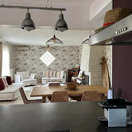 Maison De A *